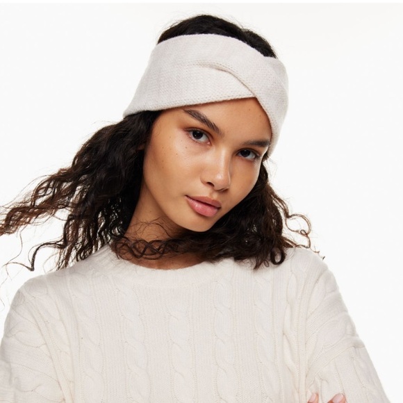 Aritzia Accessories - Aritzia Sunday Best // Snow Bunny Headband